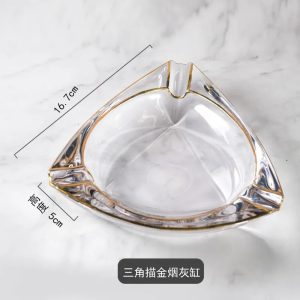 玉晶描金三角形烟灰缸VG8203